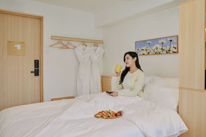 Room 28 of 152