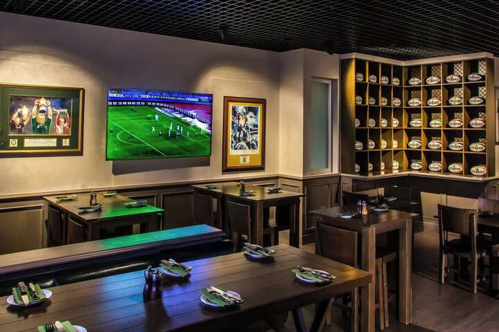 Lounge 54 of 63