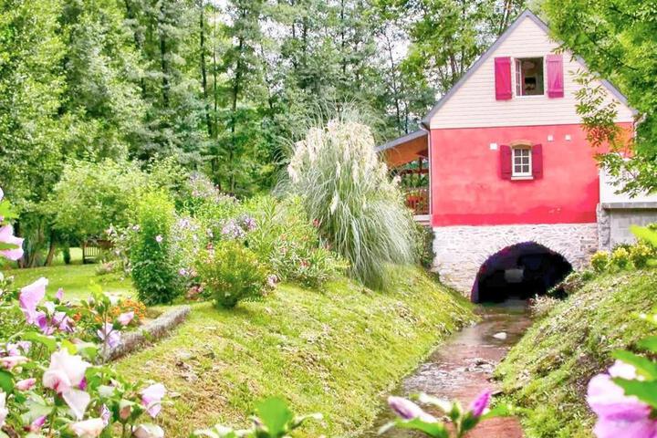 Moulin Vrindavan Havre de paix en pleine nature à Eysus