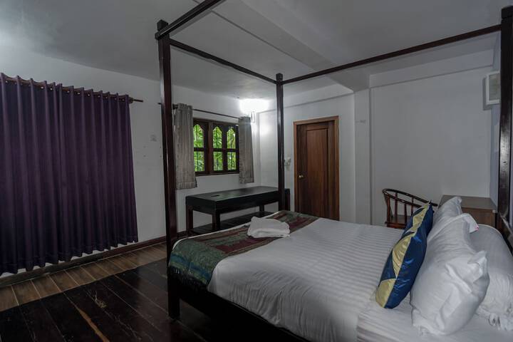 Room 2 of 26