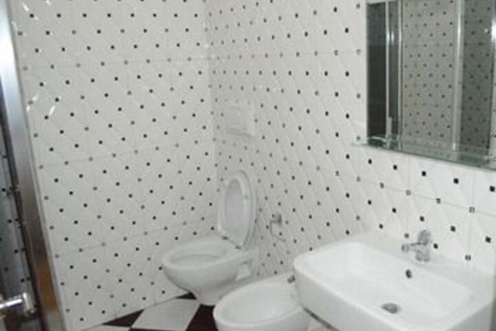 Room 3 of 52