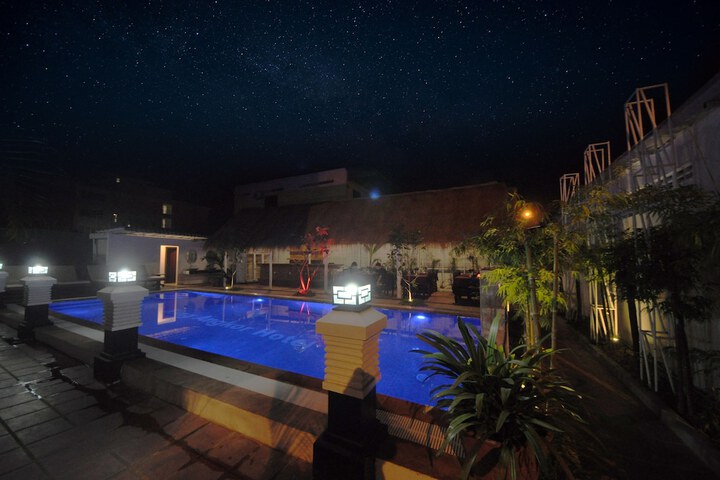 Pool 32 of 45