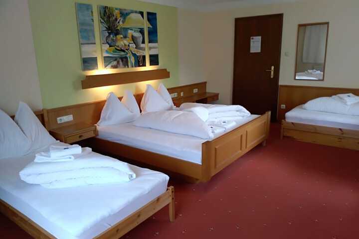Room 13 of 42