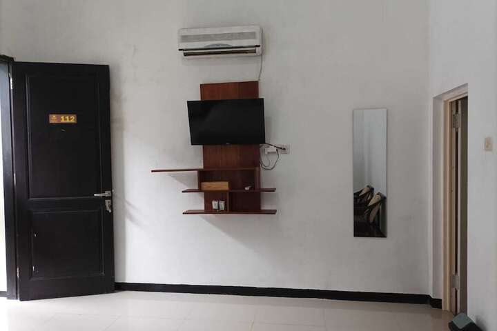 Room 14 of 20