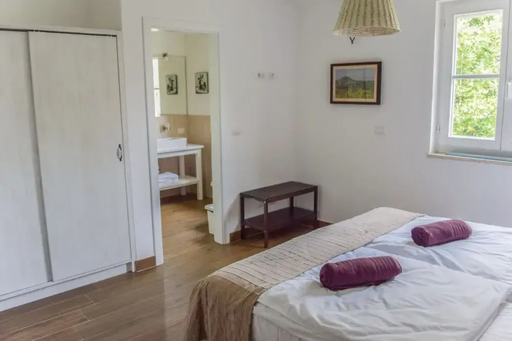 Room 3 of 23