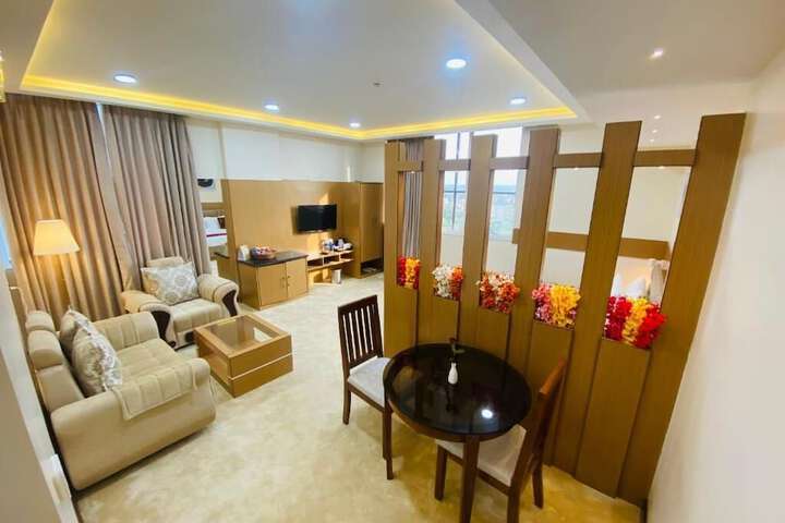 Room 14 of 18