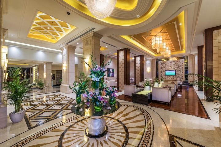 Entrance & Lobby