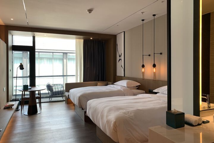 Room 12 of 49