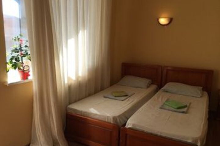Room 16 of 25