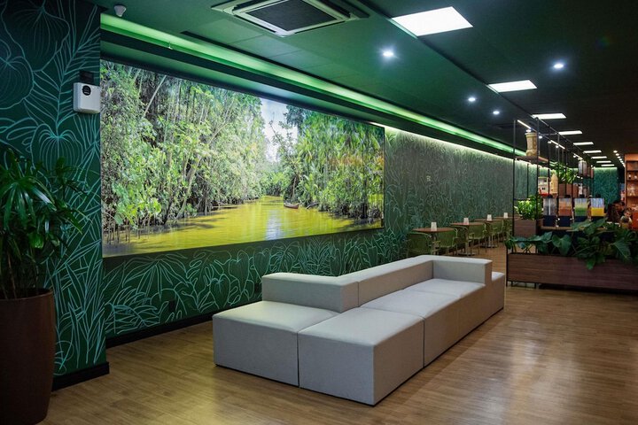 Entrance & Lobby
