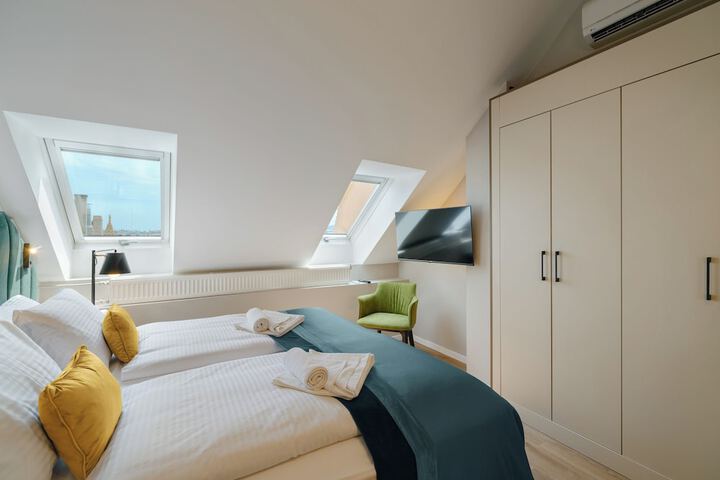 Room 40 of 95