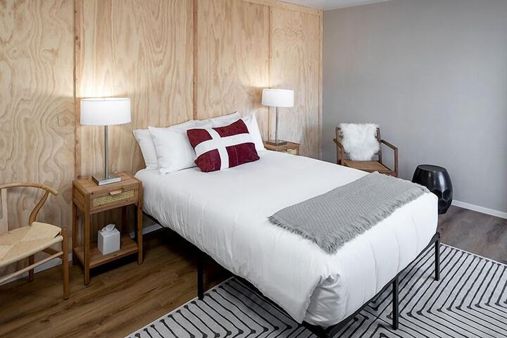 Room 2 of 24