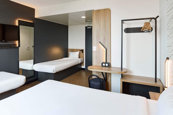 Room 19 of 37