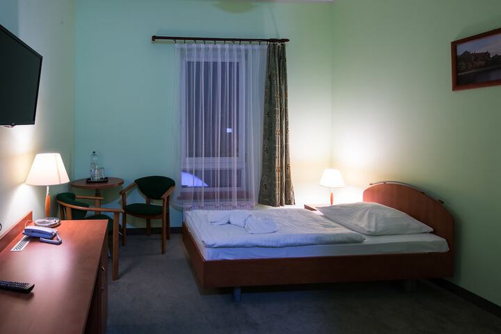 Room 11 of 41
