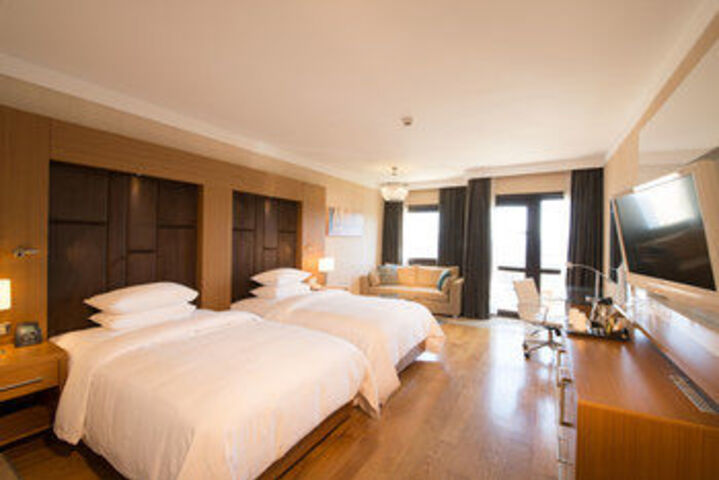 Room 16 of 48