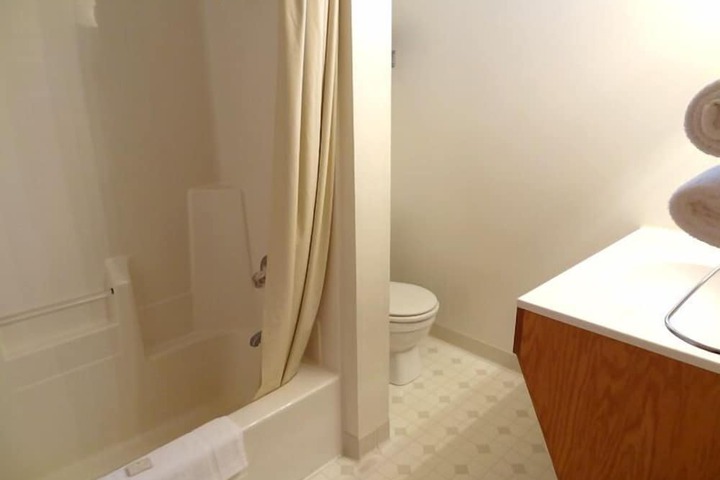 Room 15 of 23