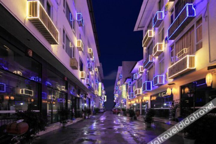 Towo Holiday Hotel (Emei Mountain Baoguo Temple)