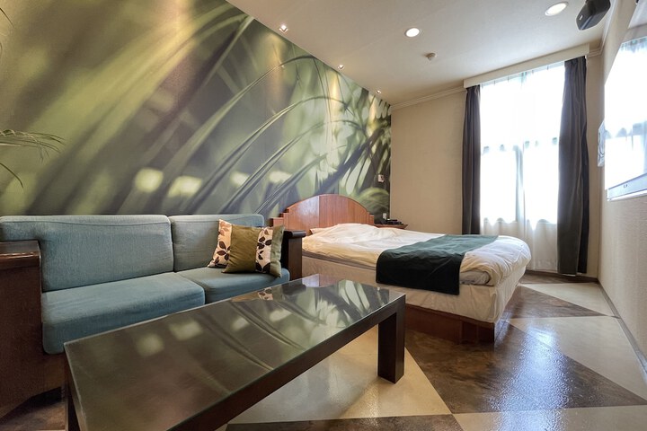 Room 3 of 22