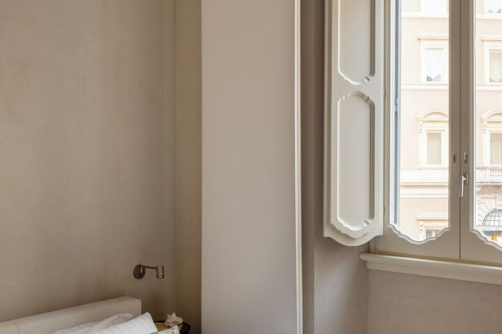 Room 42 of 60