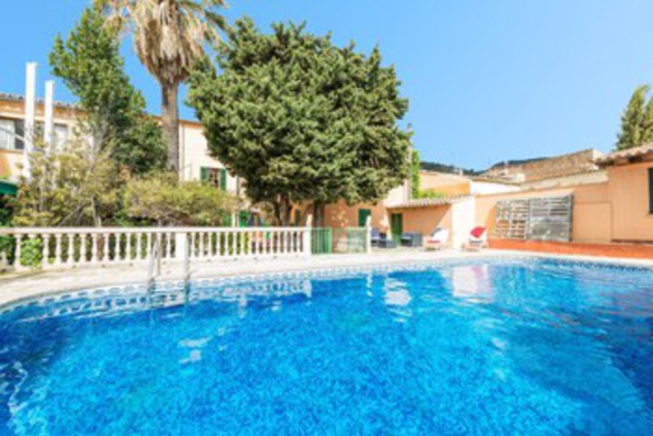 Pool 15 of 24