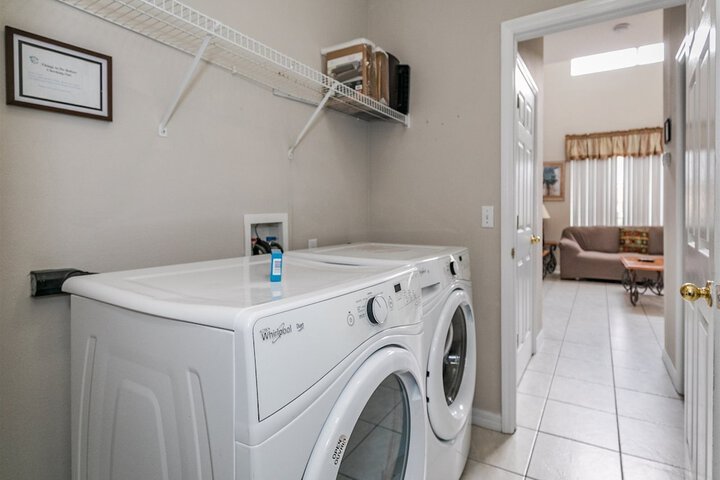 Laundry 20 of 32