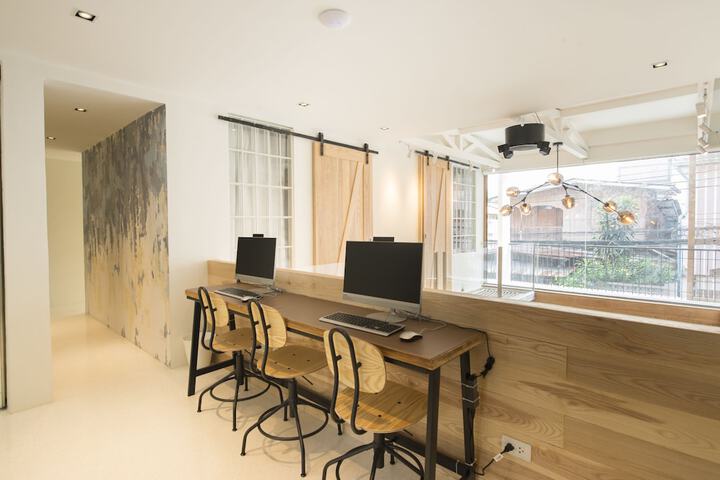 Business Center 69 of 73