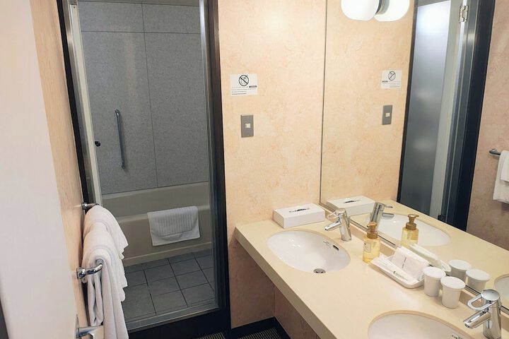 Room 14 of 48