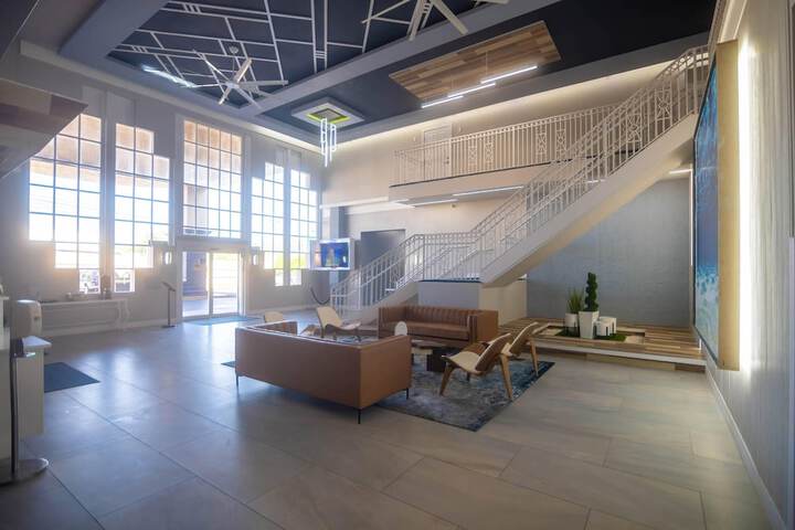 Entrance & Lobby