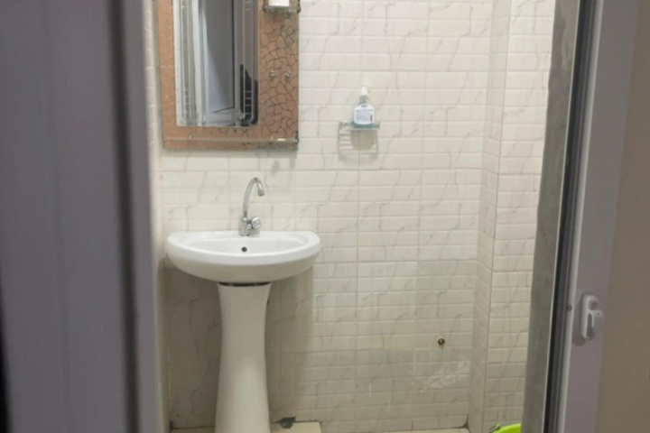 Room 8 of 14