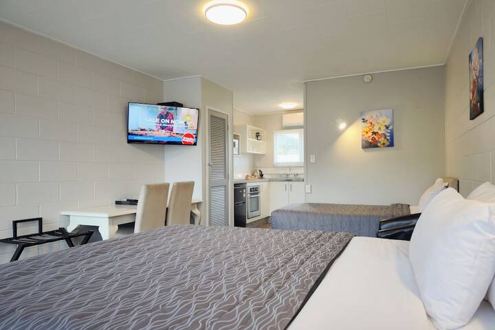 Room 7 of 36