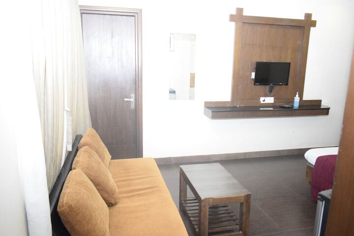 Room 30 of 50