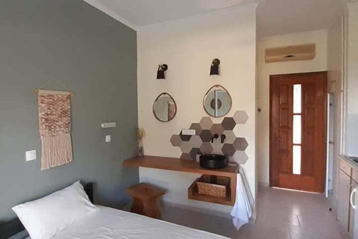 Room 21 of 43