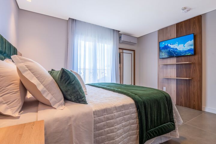 Room 8 of 38