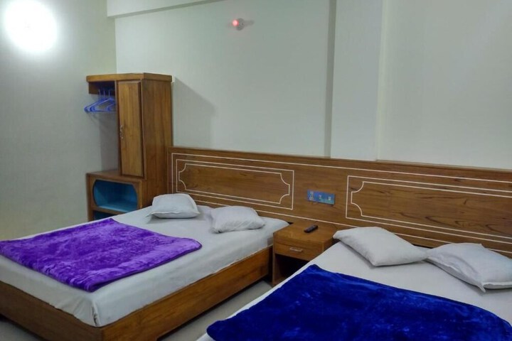 Room 25 of 39