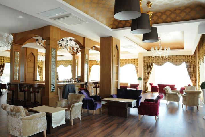Lounge 55 of 71