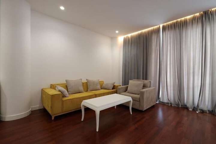 Room 34 of 107
