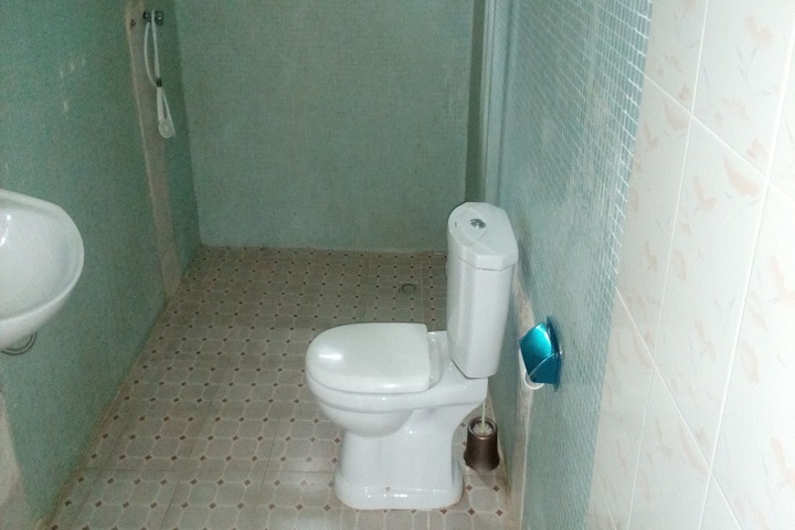 Room 5 of 10