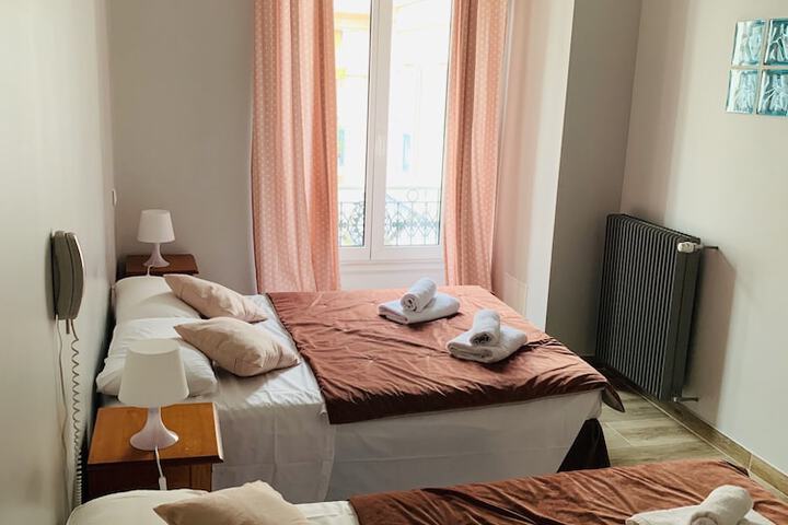 Room 10 of 20