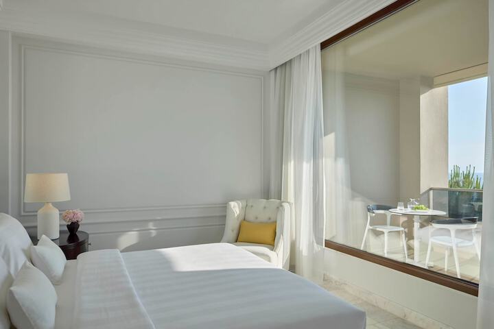 Room 92 of 400