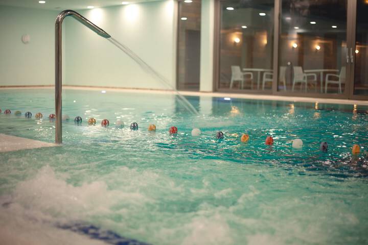 Pool 43 of 84