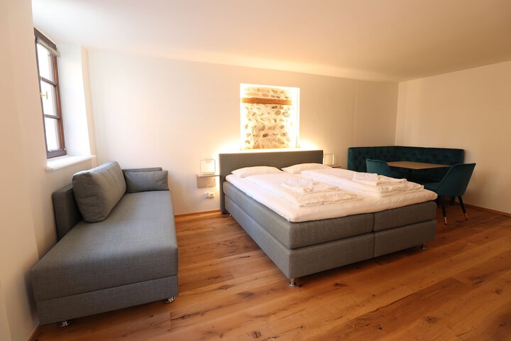 Room 29 of 102