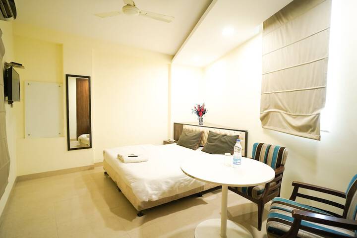 Room 9 of 24