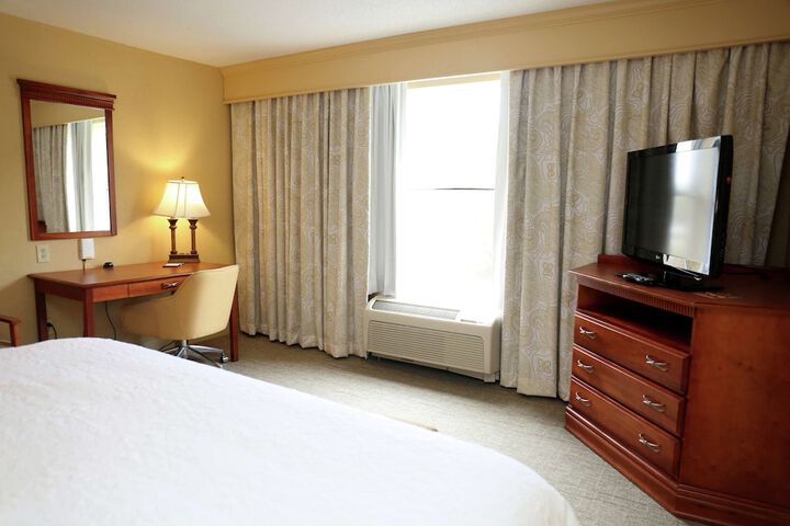 1 King Bed (18 of 18)