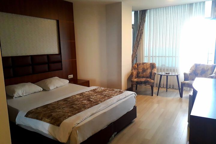 Room 9 of 29