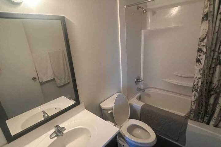 Room 8 of 16