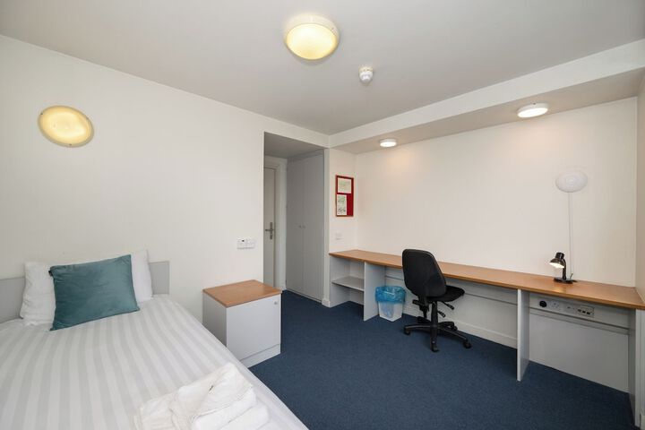 Room 3 of 37