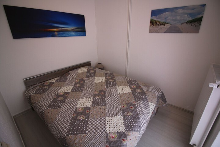 Room 27 of 97
