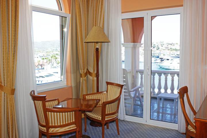 Room 19 of 71