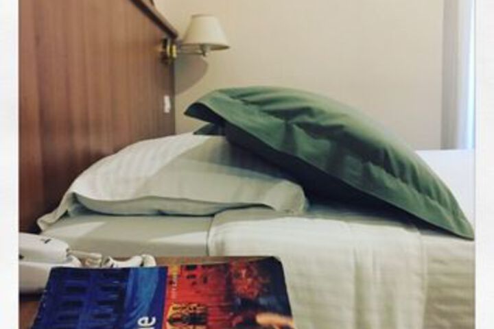 Room 16 of 27