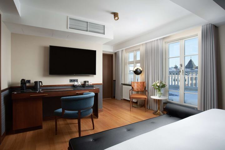 Room 32 of 132